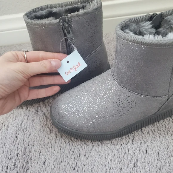 FREE!!!!!NWT SIZE 13 CAT AND JACK W/ANY PURCHASE!!!! - Picture 5 of 8